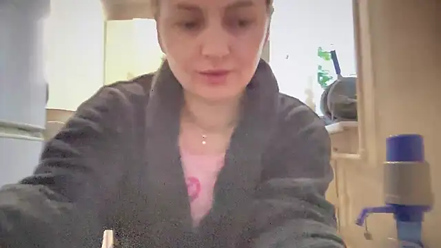 Snapshot of Viola_sweet chatting on 01-16-26, 06:17 Viola sweet online show from 01-16-26, 06:17