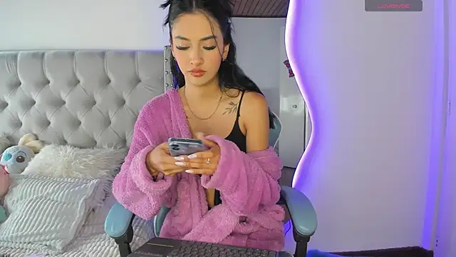 Snapshot of Violet_Rost chatting on 02-10-25, 02:05 Violet Rost online show from 02-10-25, 02:05