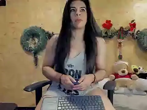 Biancastrongg online show from 12-31-24, 02:19