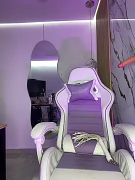 Snapshot of Herem369 chatting on 10-26-25, 01:06 Herem369 online show from 10-26-25, 01:06