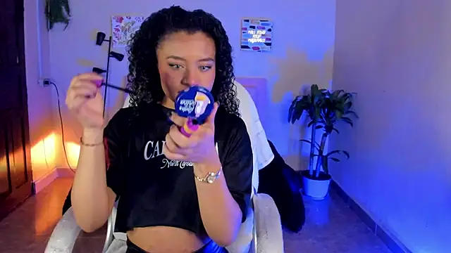 keyla roberts777 online show from 02-02-25, 04:15