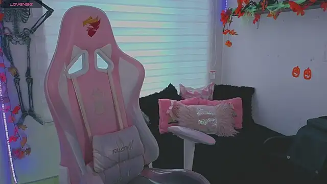 keyla roberts777 online show from 10-14-25, 12:50