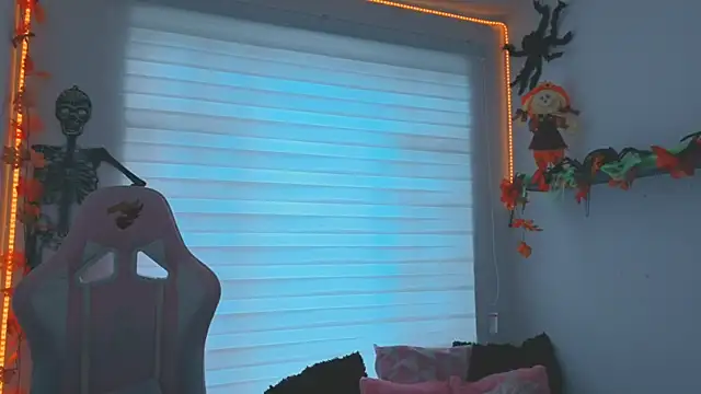 keyla roberts777 online show from 10-24-25, 07:10