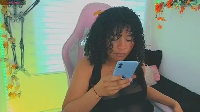 keyla roberts777 online show from 10-27-25, 07:29