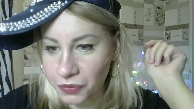TherestlessKitty online show from 01-04-25, 06:09
