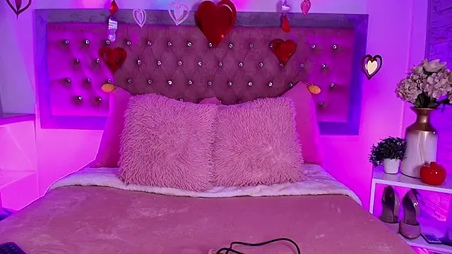 Snapshot of Tayzon_Foxxx chatting on 02-17-26, 12:56 Tayzon Foxxx online show from 02-17-26, 12:56