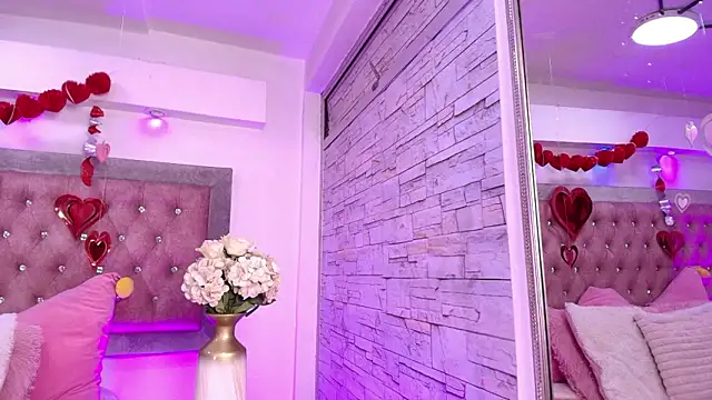 Snapshot of Tayzon_Foxxx chatting on 02-20-26, 12:49 Tayzon Foxxx online show from 02-20-26, 12:49