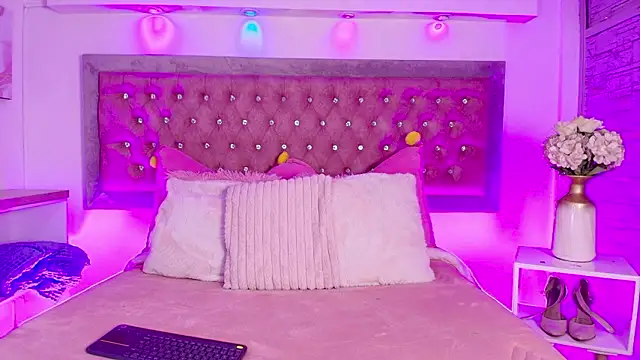 Snapshot of Tayzon_Foxxx chatting on 02-24-26, 12:58 Tayzon Foxxx online show from 02-24-26, 12:58