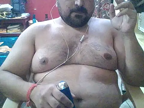 Snapshot of ARYANAVAILABLE chatting on 10-25-25, 11:32 ARYANAVAILABLE online show from 10-25-25, 11:32