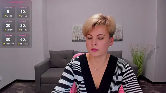 Snapshot of Julia_Wilsone chatting on 12-11-24, 01:28 Julia Wilsone online show from 12-11-24, 01:28