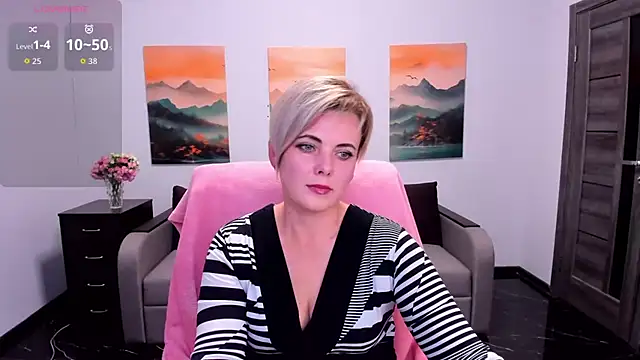 Snapshot of Julia_Wilsone chatting on 11-04-25, 01:21 Julia Wilsone online show from 11-04-25, 01:21