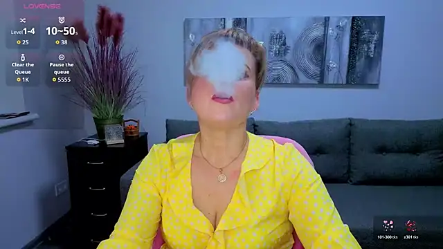 Snapshot of Julia_Wilsone chatting on 11-26-25, 06:47 Julia Wilsone online show from 11-26-25, 06:47