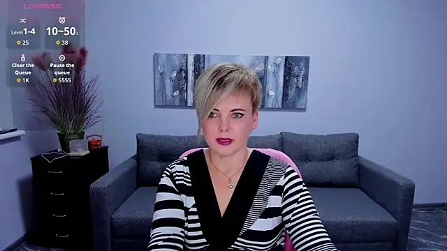 Snapshot of Julia_Wilsone chatting on 12-01-25, 01:05 Julia Wilsone online show from 12-01-25, 01:05