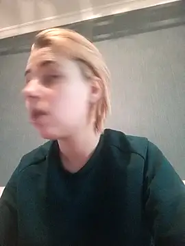 Gussie Bridie online show from 12-18-24, 01:12