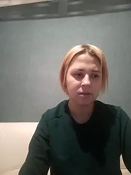 Gussie Bridie online show from 12-28-24, 01:28