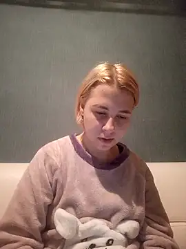 Gussie Bridie online show from 01-23-25, 03:01