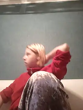 Gussie Bridie online show from 01-30-25, 03:19