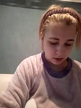 Gussie Bridie online show from 02-04-25, 02:21