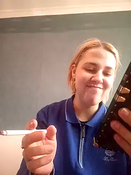 Gussie Bridie online show from 02-11-25, 06:51