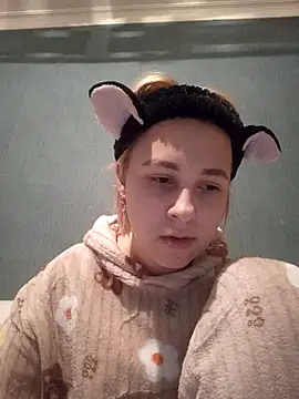 Gussie Bridie online show from 02-15-25, 02:55