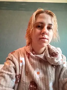 Gussie Bridie online show from 02-16-25, 07:37