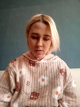 Gussie Bridie online show from 02-16-25, 10:43