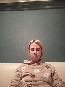 Gussie Bridie online show from 02-18-25, 02:16