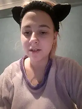 Gussie Bridie online show from 02-21-25, 02:59