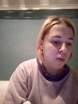 Gussie Bridie online show from 02-22-25, 02:41