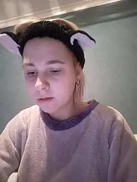 Gussie Bridie online show from 02-23-25, 03:29