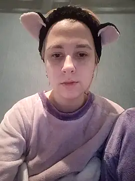 Gussie Bridie online show from 03-02-25, 02:43