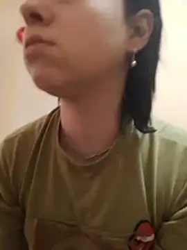 Gussie Bridie online show from 10-18-25, 05:43