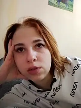 Gussie Bridie online show from 10-28-25, 04:16