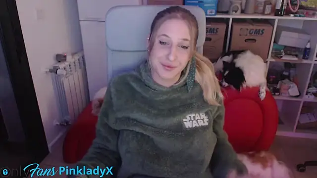 Snapshot of Pinkyladyxxx chatting on 02-23-25, 12:51 Pinkyladyxxx online show from 02-23-25, 12:51