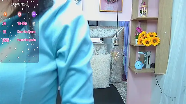Vaioletcooper online show from 03-15-25, 12:47