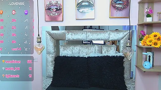 Vaioletcooper online show from 03-15-25, 10:55