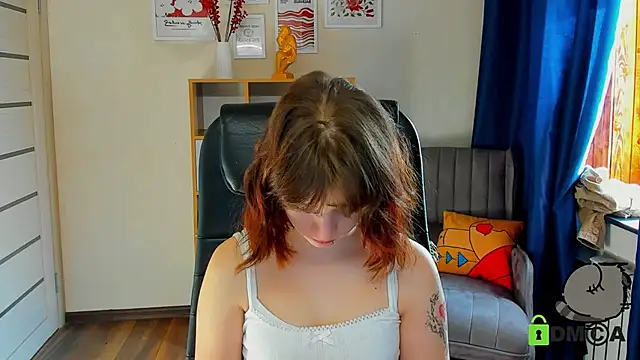 Snapshot of Alina_Mills chatting on 10-08-25, 08:34 Alina Mills online show from 10-08-25, 08:34