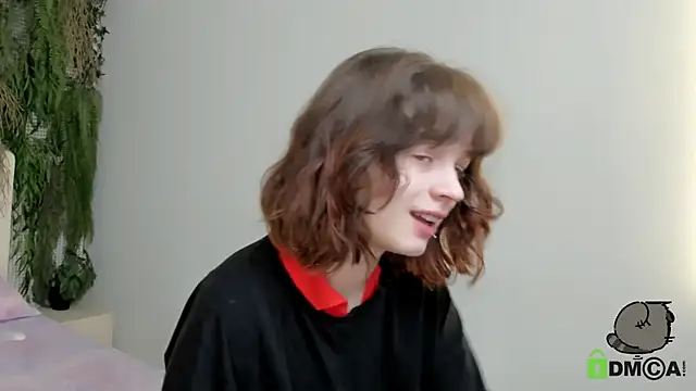 Snapshot of Alina_Mills chatting on 10-16-25, 07:42 Alina Mills online show from 10-16-25, 07:42