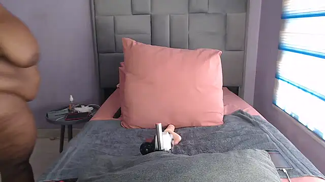 bustytitsxxx online show from 10-13-25, 08:47