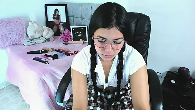 Snapshot of _Vicky_sweet chatting on 03-13-25, 07:17 Vicky sweet online show from 03-13-25, 07:17