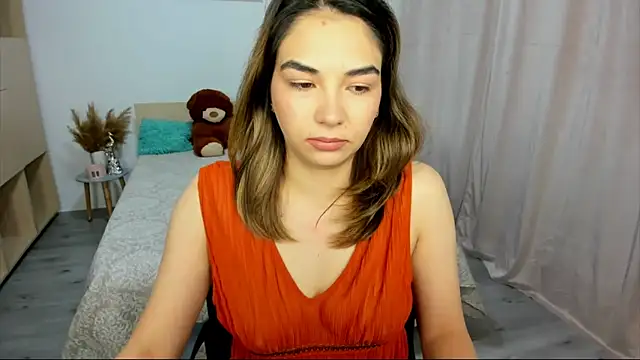 Alexa Dolly12 online show from 11-14-25, 06:01