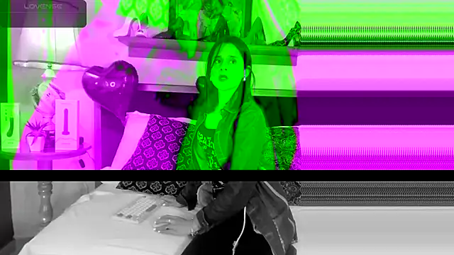 Snapshot of Alice_milf_ chatting on 02-11-25, 11:32 Alice milf online show from 02-11-25, 11:32