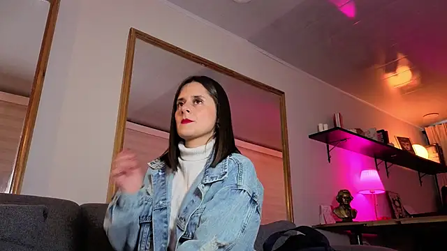 Snapshot of Alice_milf_ chatting on 09-18-25, 11:34 Alice milf online show from 09-18-25, 11:34