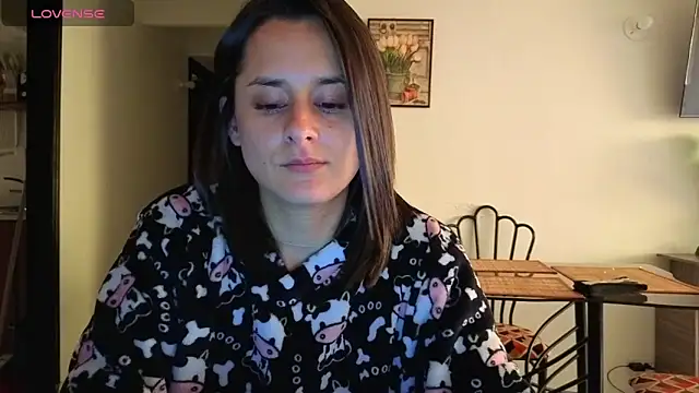 Snapshot of Alice_milf_ chatting on 09-24-25, 02:42 Alice milf online show from 09-24-25, 02:42