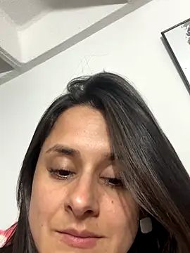 Snapshot of Alice_milf_ chatting on 10-14-25, 01:50 Alice milf online show from 10-14-25, 01:50