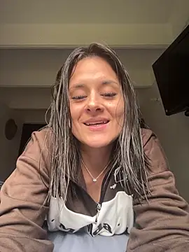 Snapshot of Alice_milf_ chatting on 10-18-25, 06:52 Alice milf online show from 10-18-25, 06:52