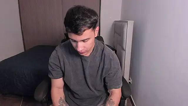 Snapshot of JayMarcos_ chatting on 12-24-24, 05:16 JayMarcos online show from 12-24-24, 05:16