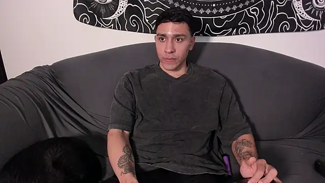 Snapshot of JayMarcos_ chatting on 03-01-25, 03:53 JayMarcos online show from 03-01-25, 03:53