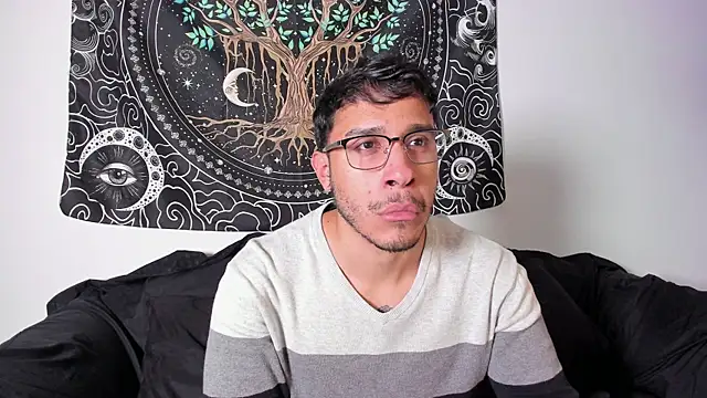 Snapshot of JayMarcos_ chatting on 10-26-25, 04:40 JayMarcos online show from 10-26-25, 04:40