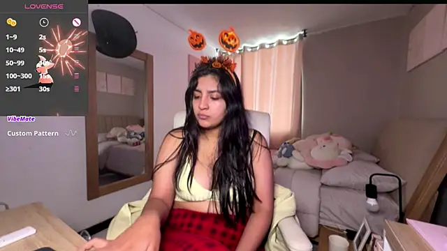 Snapshot of cloe_small chatting on 10-21-25, 08:42 cloe small online show from 10-21-25, 08:42